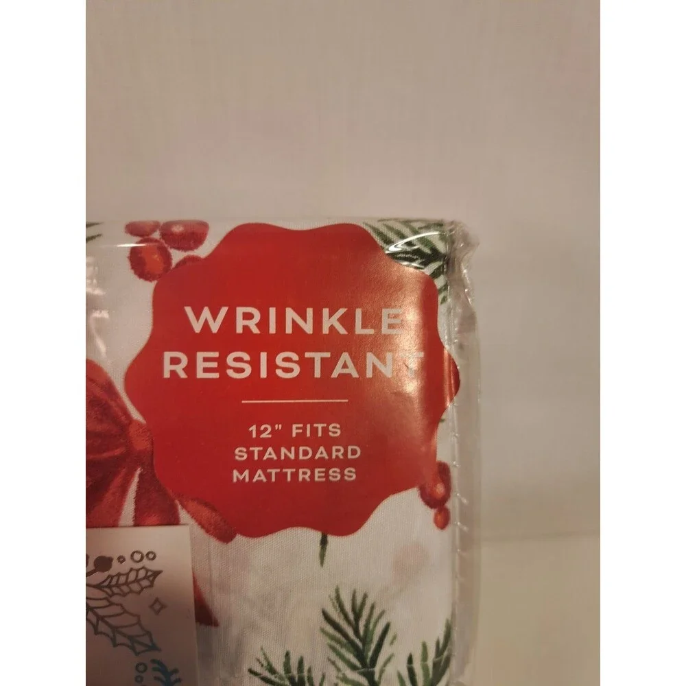 Home For The Holidays twin sheet set Red Bows, Holly Berries Brand new